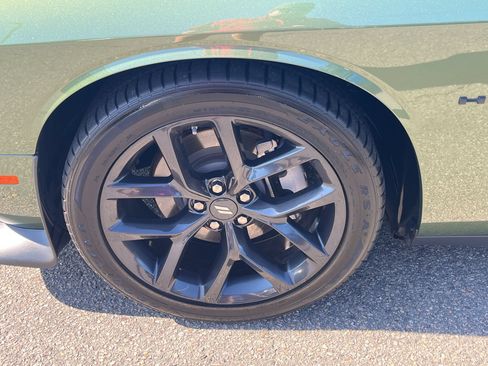 Used 2022 Dodge Challenger R/T w/ Driver Convenience Group RWD image 11