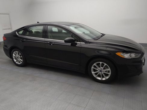Used 2019 Ford Fusion SE image 11