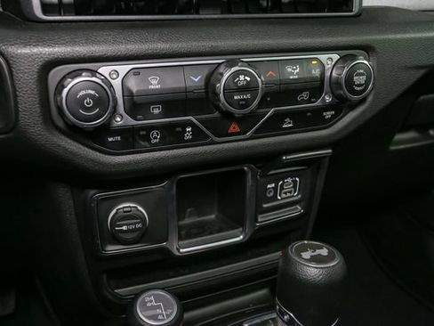 Used 2024 Jeep Wrangler Unlimited Sport AWD/4WD image 25