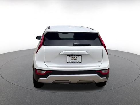 Used 2026 Kia Niro LX FWD image 12
