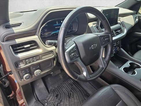 Used 2022 Chevrolet Tahoe Z71 w/ Luxury Package AWD/4WD image 13
