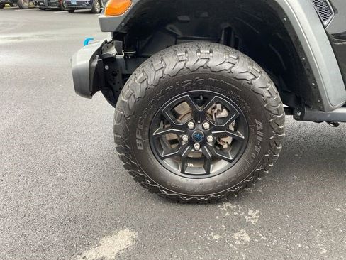 Used 2024 Jeep Wrangler Unlimited AWD/4WD image 46