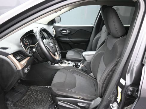 Used 2015 Jeep Cherokee Latitude AWD/4WD image 18