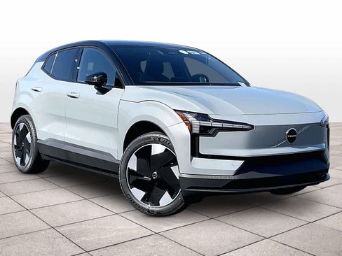 New 2026 Volvo EX30 Plus w/ Protection Package RWD image 2
