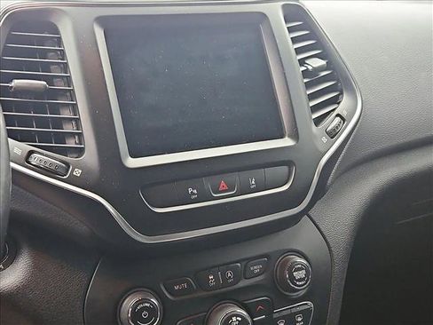 Used 2021 Jeep Cherokee Latitude Lux 80th Anniv w/ Quick Order Package 26U 80TH image 11