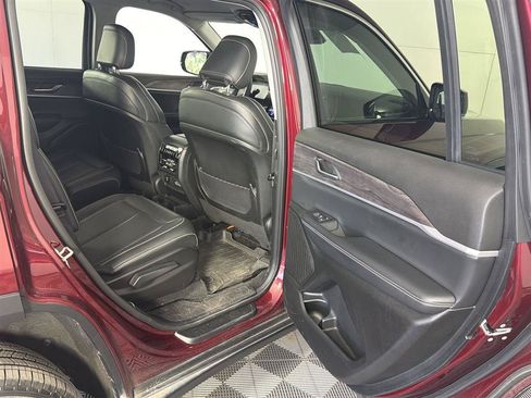 Used 2023 Jeep Grand Cherokee L Limited AWD/4WD image 14