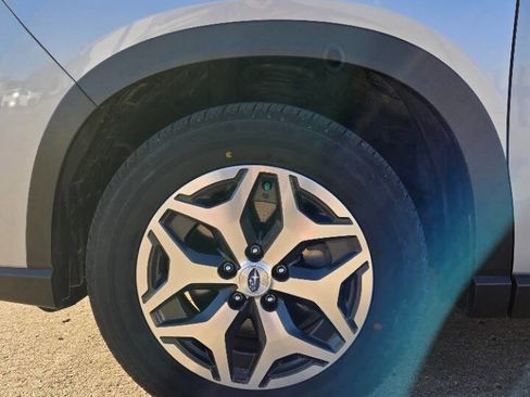 Used 2023 Subaru Forester Premium image 14