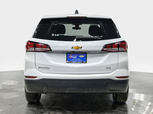 Used 2023 Chevrolet Equinox LS w/ LS Convenience Package image 5