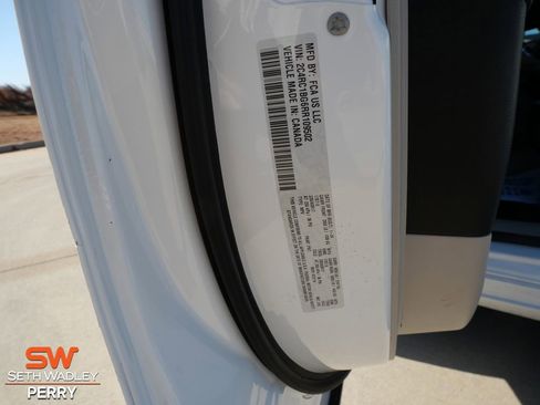 Used 2024 Chrysler Pacifica Touring-L image 22