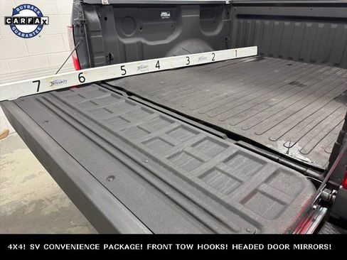 Used 2018 Nissan Titan SV w/ SV Convenience Package image 9