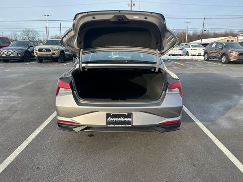 Used 2023 Hyundai Elantra SEL FWD image 11