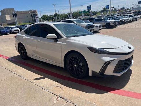 Used 2025 Toyota Camry SE w/ Multimedia Upgrade Package image 3