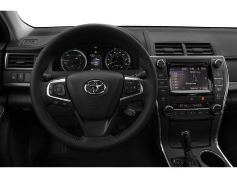Used 2015 Toyota Camry LE image 7