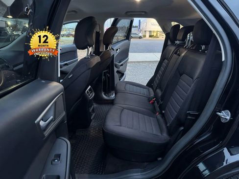 Used 2016 Ford Edge SE image 18