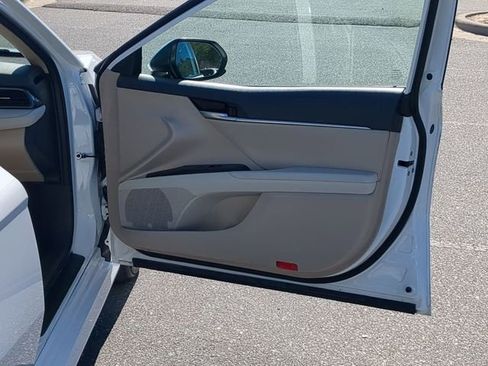 Used 2024 Toyota Camry LE image 40