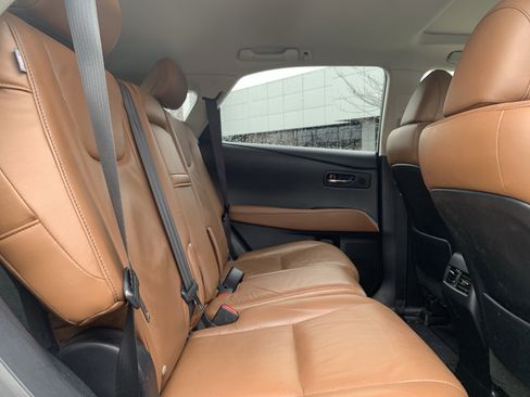 Used 2013 Lexus RX 450h AWD image 33