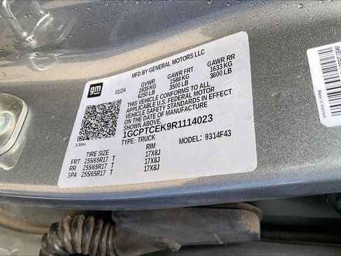 Certified 2024 Chevrolet Colorado LT w/ LT Convenience Package II AWD/4WD image 33