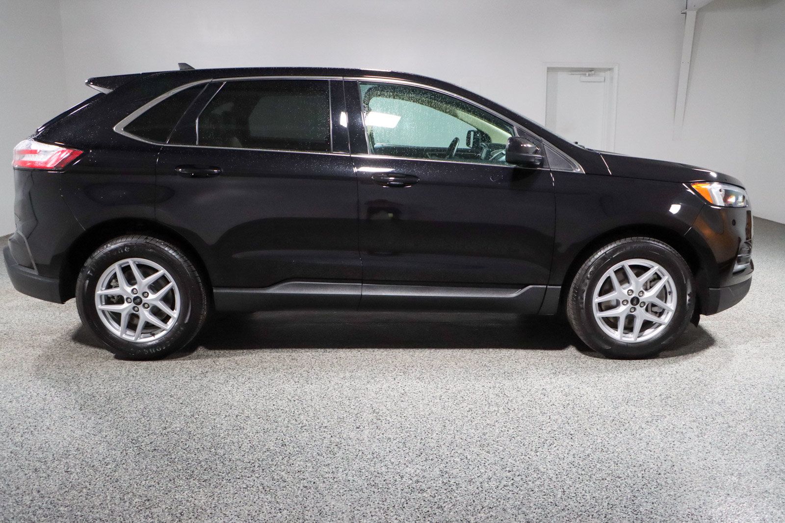 Used 2023 Ford Edge SEL AWD/4WD image 6