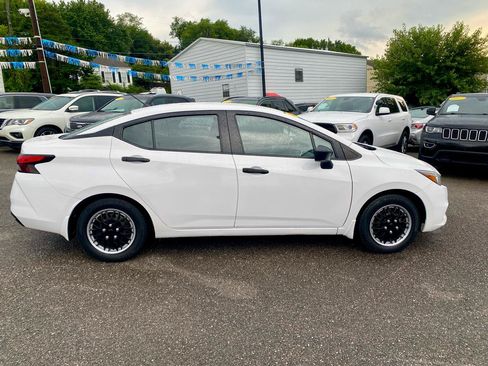 Used 2020 Nissan Versa S FWD image 8
