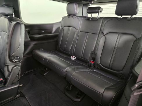 New 2025 Jeep Wagoneer Series II w/ HD Trailer Tow Package image 25