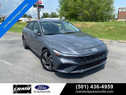 Used 2025 Hyundai Elantra SEL FWD image 1