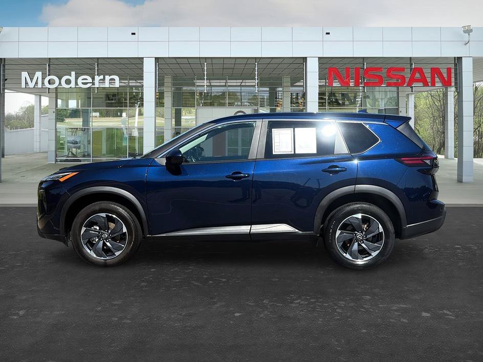 Certified 2025 Nissan Rogue SV FWD image 2