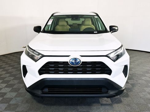 Used 2024 Toyota RAV4 LE AWD/4WD image 8