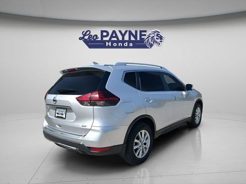 Used 2018 Nissan Rogue SV w/ Premium Package FWD image 7