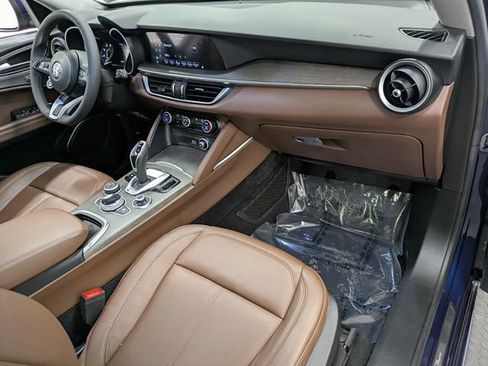 Used 2021 Alfa Romeo Stelvio Ti w/ Nero Edizione image 29