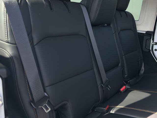 Used 2025 Jeep Wrangler Unlimited Sahara AWD/4WD image 45