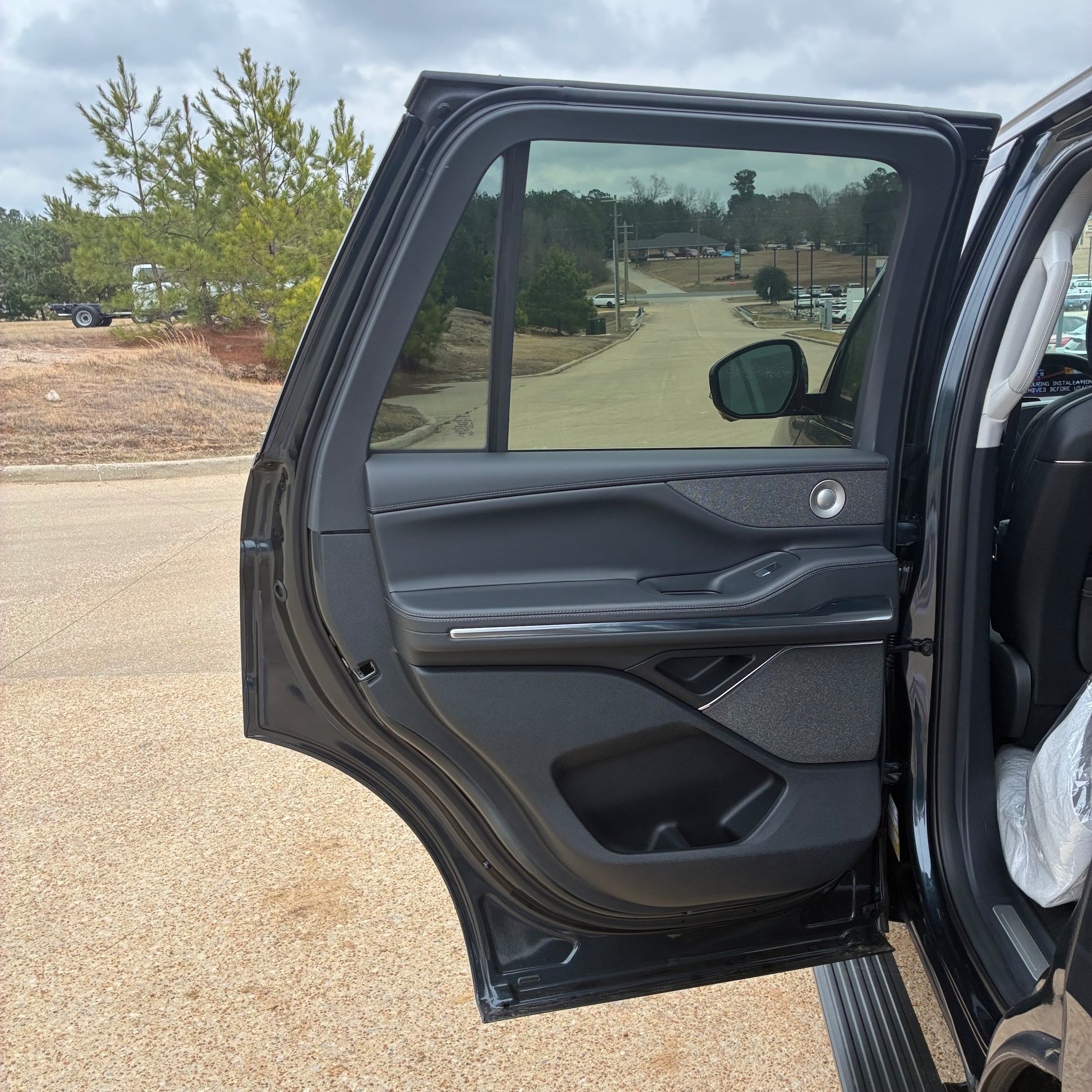 New 2025 Lincoln Navigator Reserve AWD/4WD image 26