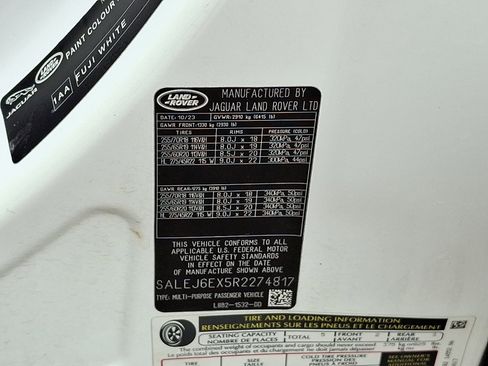 Used 2024 Land Rover Defender 90 S image 27