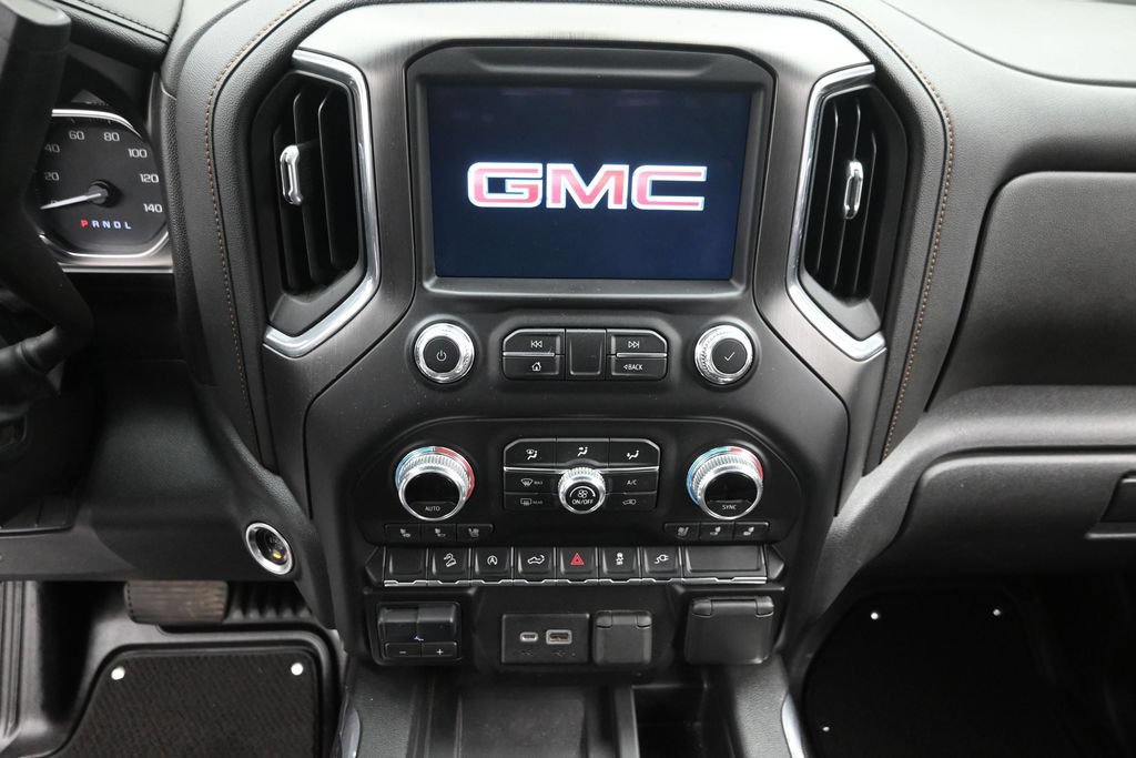 Used 2021 GMC Sierra 1500 AT4 w/ AT4 Preferred Package AWD/4WD image 17