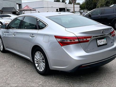 Used 2013 Toyota Avalon XLE Touring w/ Preferred Accessory Package FWD image 6
