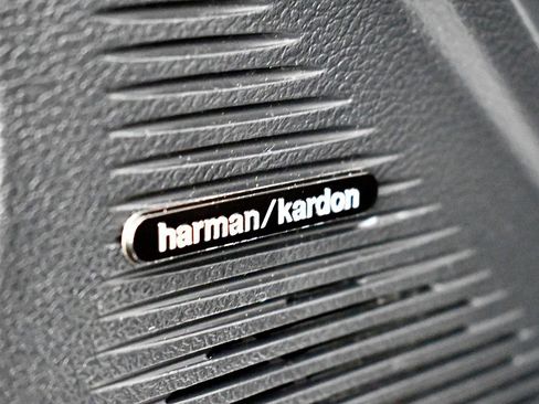 Used 2015 Dodge Challenger SRT Hellcat image 18