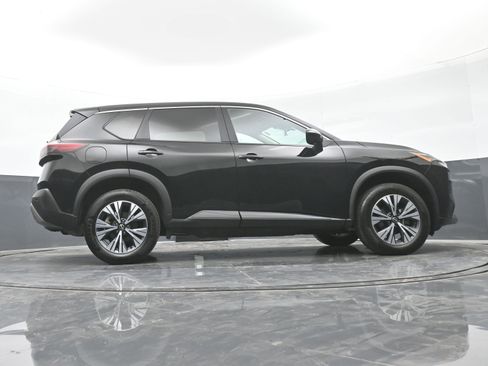 Used 2023 Nissan Rogue SV image 43