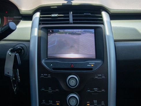 Used 2012 Ford Edge SEL FWD image 24