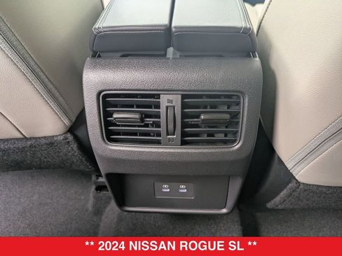 Certified 2024 Nissan Rogue SL image 32