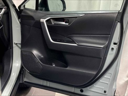 Used 2023 Toyota RAV4 XLE image 12