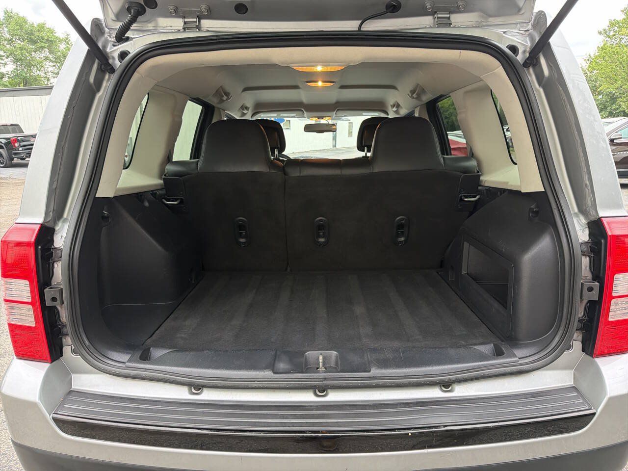 Used 2015 Jeep Patriot Sport w/ Power Value Group AWD/4WD image 21