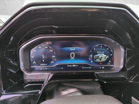 Certified 2024 Chevrolet Silverado 1500 LT Trail Boss w/ Convenience Package II image 10