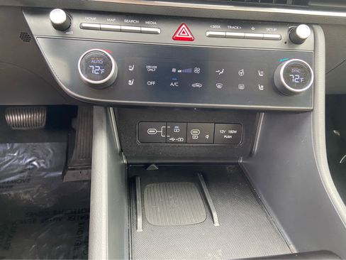 Used 2025 Hyundai Sonata Limited FWD image 29