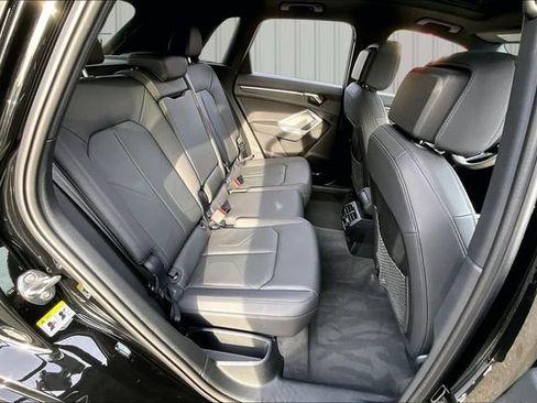 Used 2025 Audi Q3 2.0T Premium w/ Convenience Package AWD/4WD image 25
