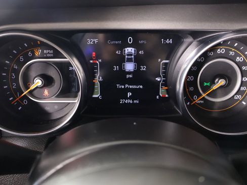 Used 2023 Jeep Gladiator Willys image 4