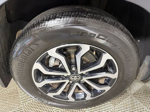 Used 2024 Toyota Corolla Cross SE image 17