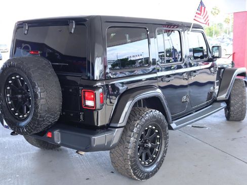 Used 2019 Jeep Wrangler Unlimited Sahara w/ Uconnect 4C Nav & Sound Group AWD/4WD image 6