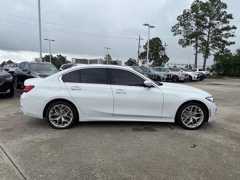 Certified 2025 BMW 330i Sedan RWD image 3