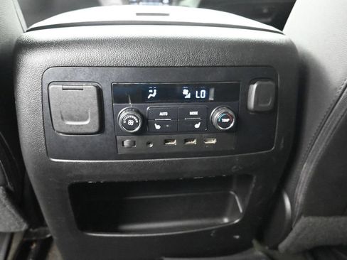 Used 2018 Chevrolet Tahoe Premier RWD image 15