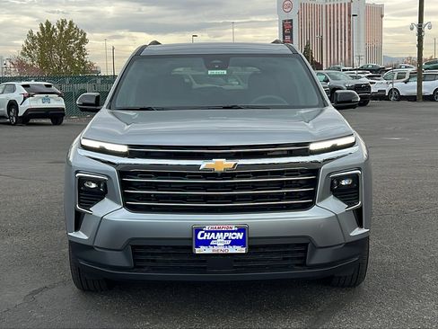 New 2026 Chevrolet Traverse LT w/ Driver Confidence Package image 2