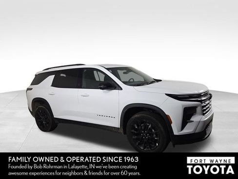 Used 2024 Chevrolet Traverse LT w/ Midnight/Sport Edition image 5